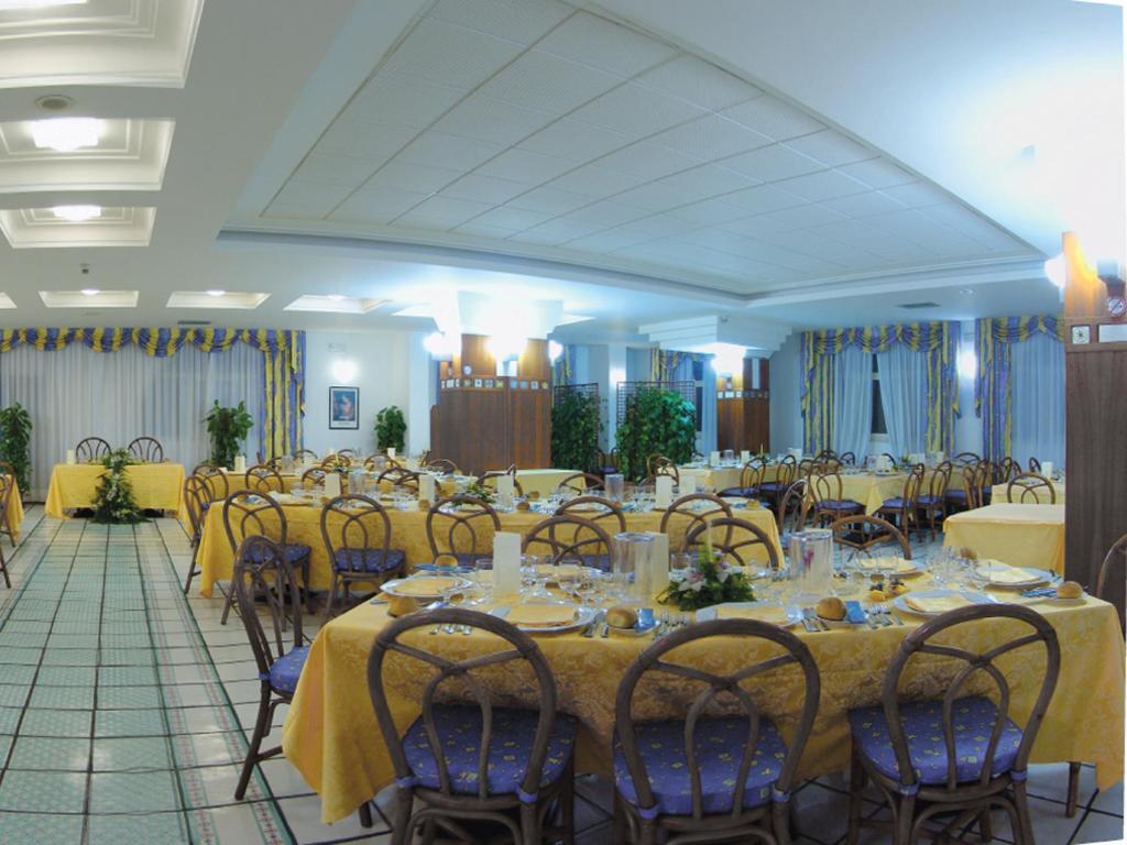 Hotel Le Terrazze Letojanni Εξωτερικό φωτογραφία