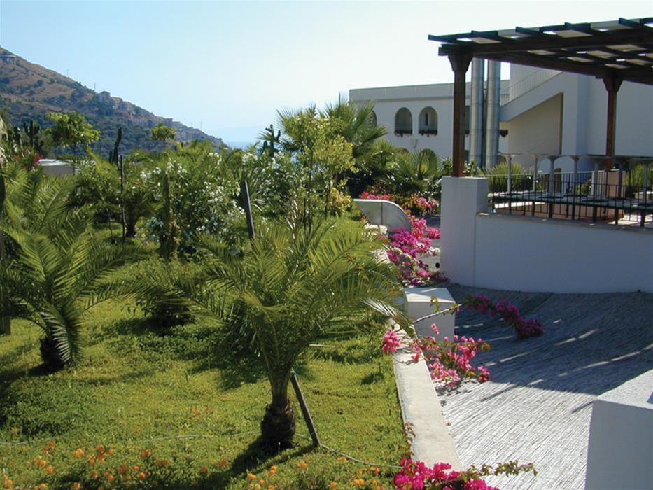 Hotel Le Terrazze Letojanni Εξωτερικό φωτογραφία